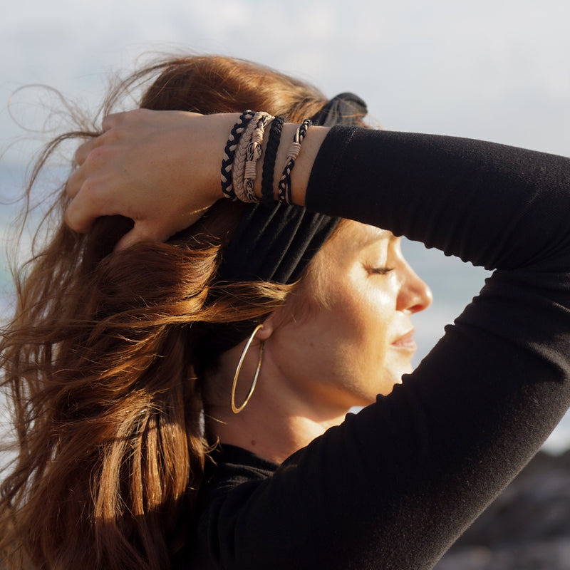 Boho-Haargummis im Armbandstyle - beige & black