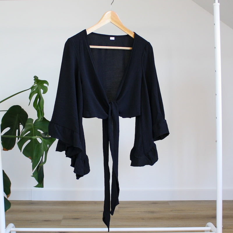 Boho-Wickelbluse mit Schmetterlingsärmeln
